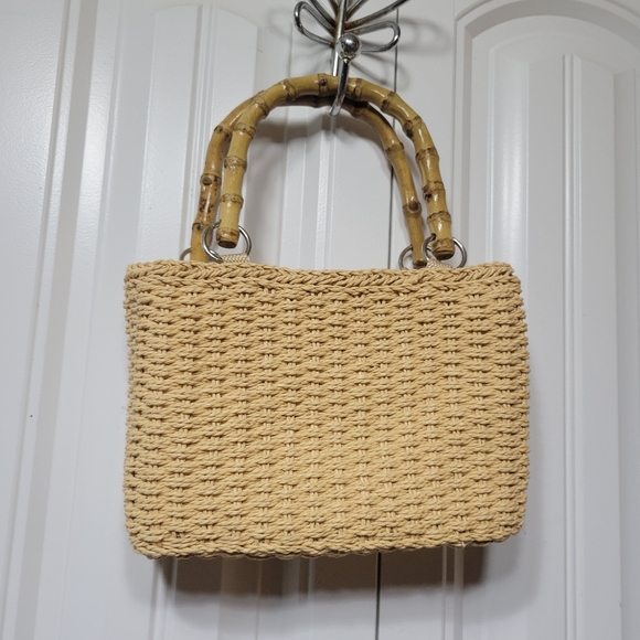 Cute woven straw handbag with bamboo handles - Picture 2 of 7
